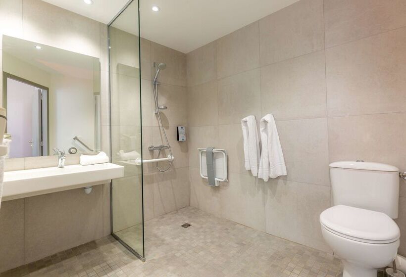 هتل Kyriad Avignon  Palais Des Papes