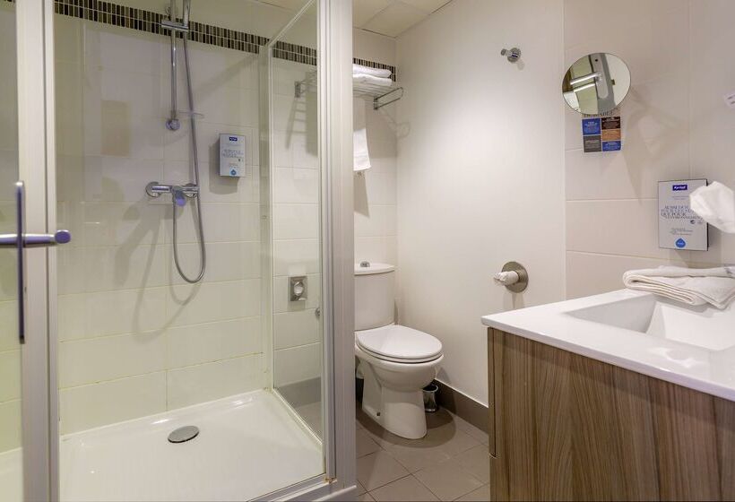 هتل Kyriad Avignon  Palais Des Papes