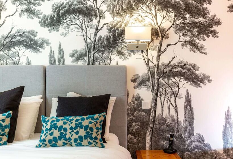 هتل Kyriad Avignon  Palais Des Papes