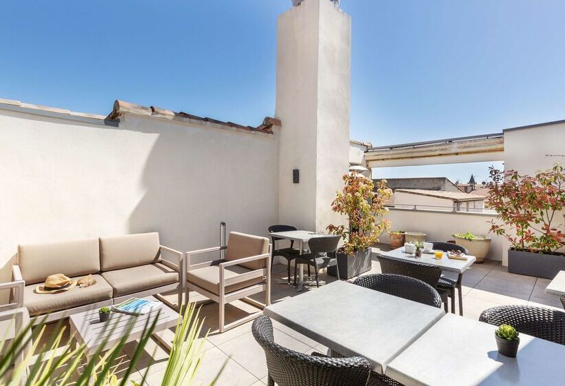 هتل Kyriad Avignon  Palais Des Papes