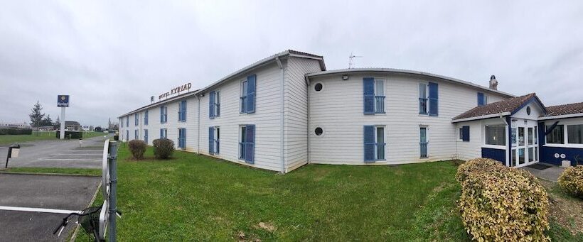 בית מלון כפרי Kyriad Bourges Sud
