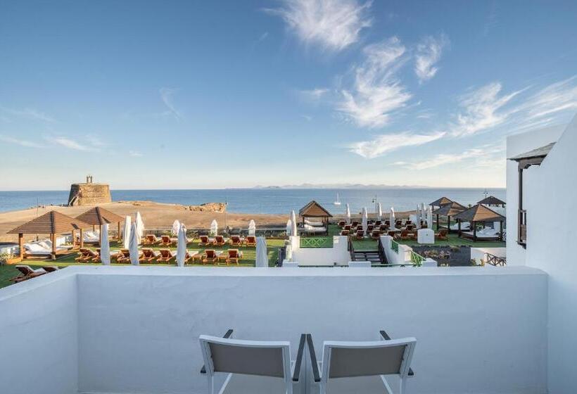 Отель LIVVO Volcán Lanzarote