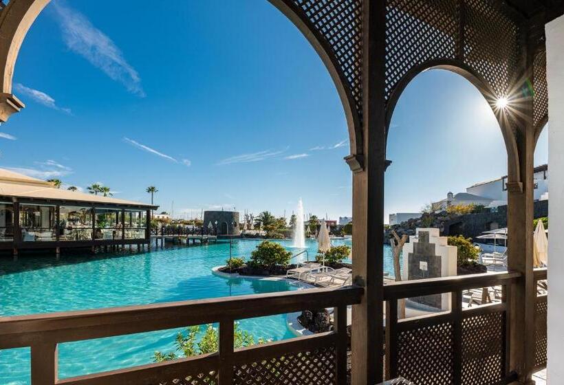 Отель LIVVO Volcán Lanzarote