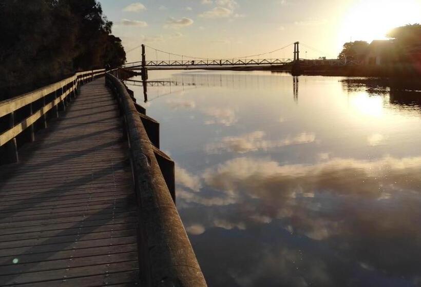 酒店 Lorne Coachman Inn