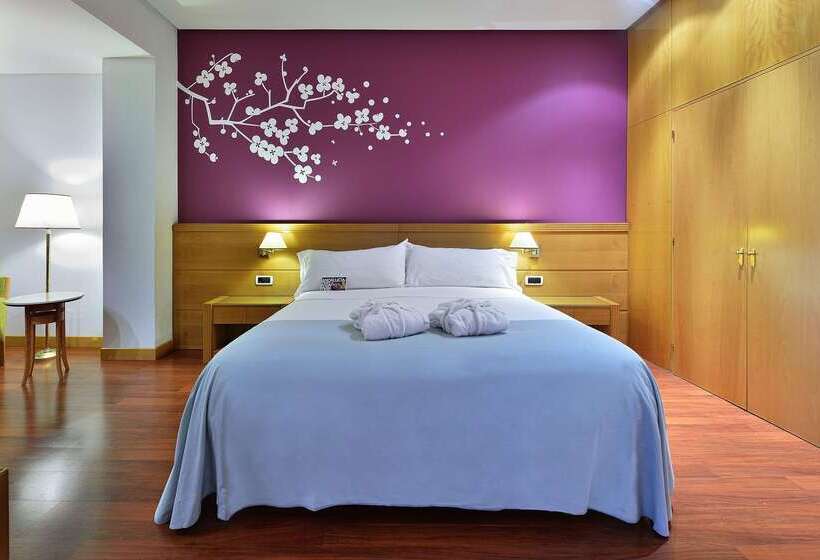 هتل Malaga Alameda Centro Affiliated By Meliá