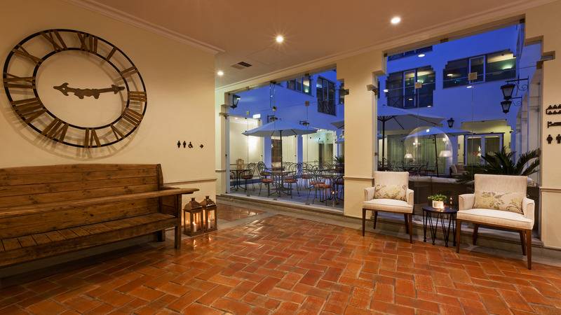 هتل M'ar De Ar Muralhas