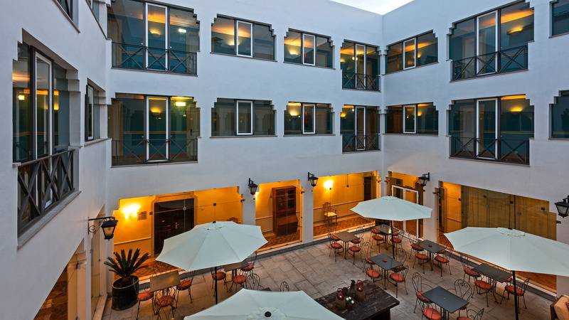 هتل M'ar De Ar Muralhas