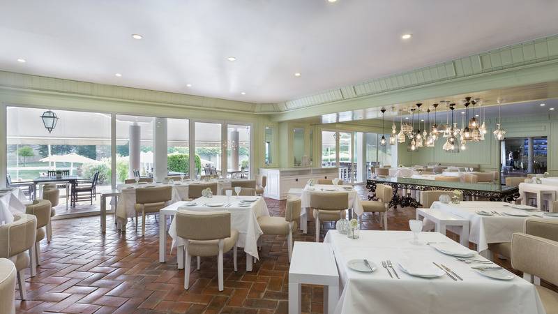 هتل M'ar De Ar Muralhas