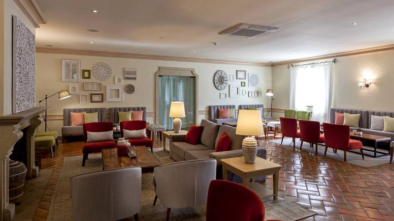 هتل M'ar De Ar Muralhas