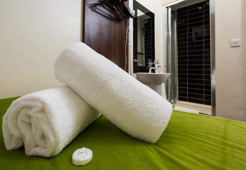 Отель Marble Arch Inn