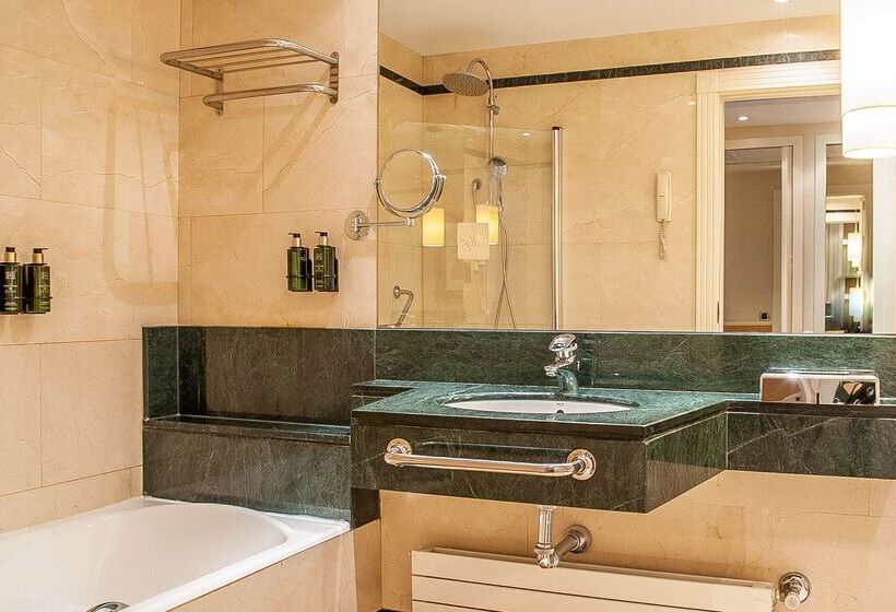 فندق Valladolid Recoletos