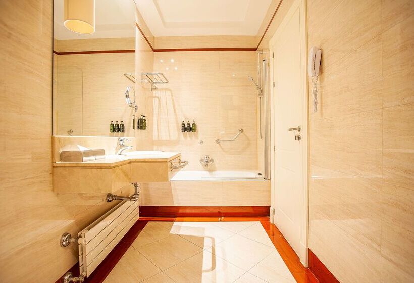 فندق Valladolid Recoletos