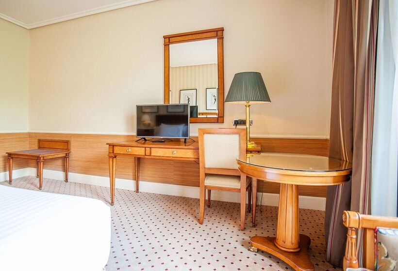 فندق Valladolid Recoletos