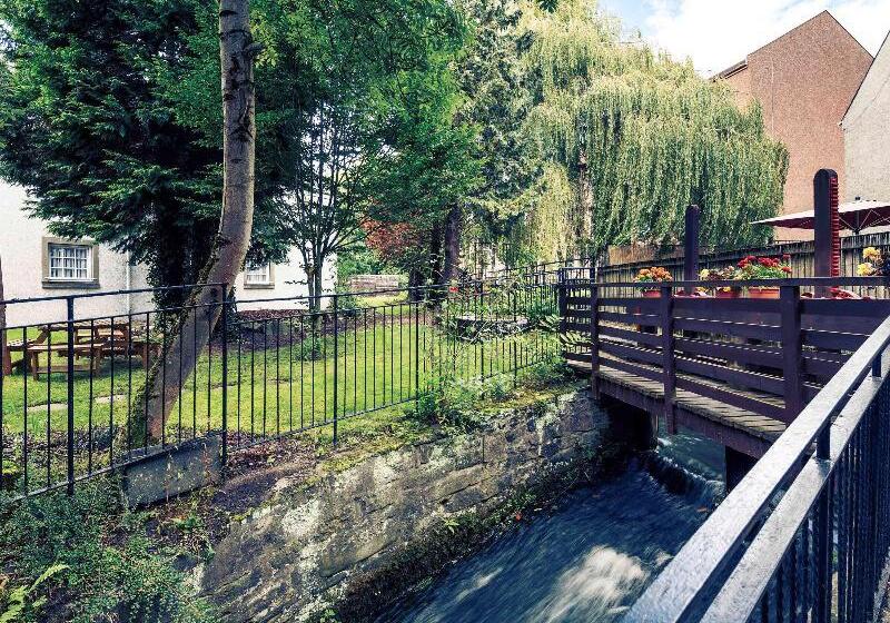 בית מלון כפרי Mercure Perth