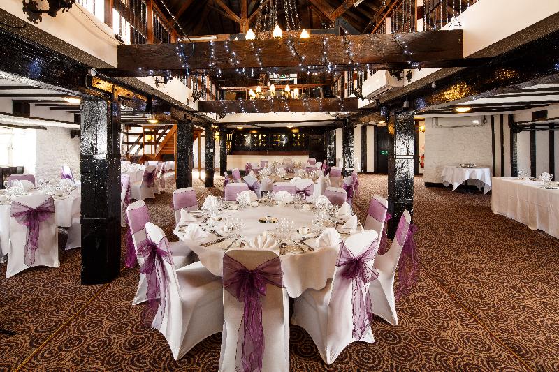 בית מלון כפרי Mercure Perth