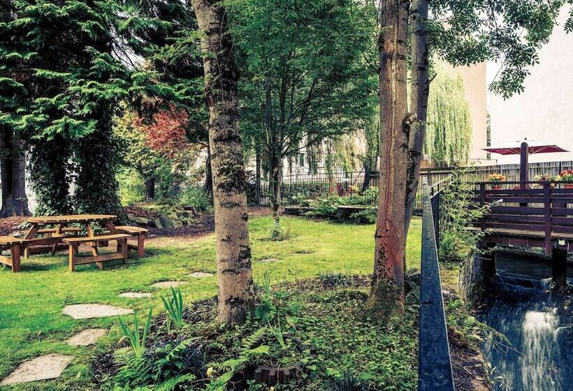 בית מלון כפרי Mercure Perth