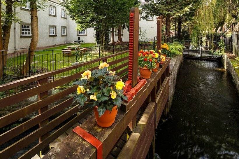 בית מלון כפרי Mercure Perth