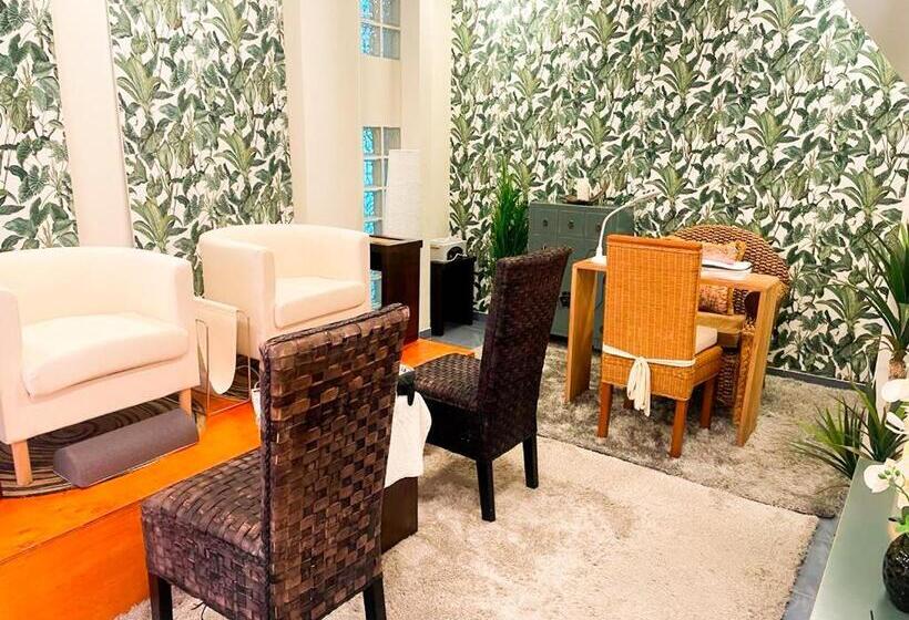 هتل Neptuno By On Group