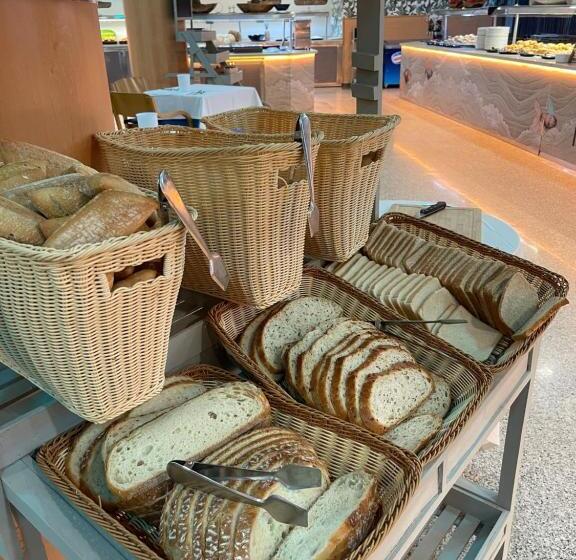 בית מלון כפרי Neptuno By On Group