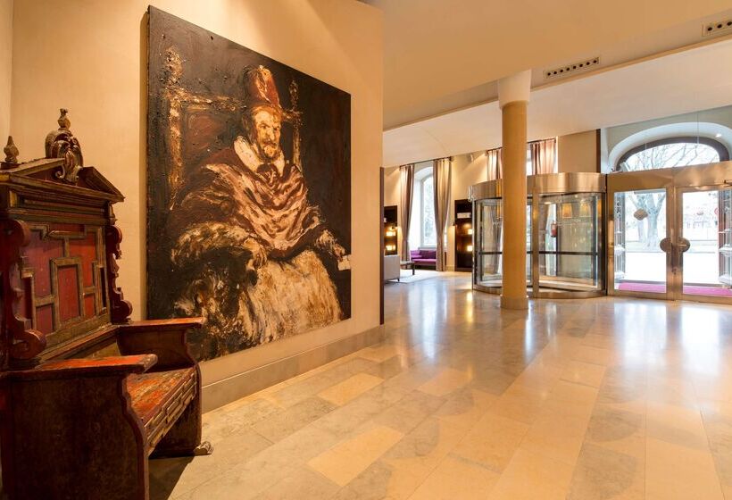 هتل NH Collection Palacio De Burgos