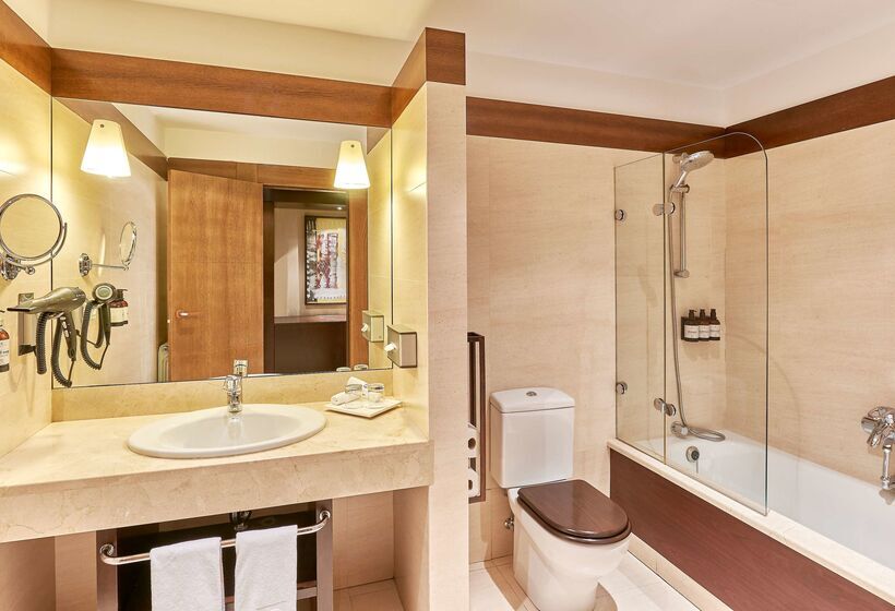 هتل NH Collection Palacio De Burgos