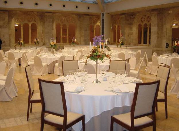 هتل NH Collection Palacio De Burgos