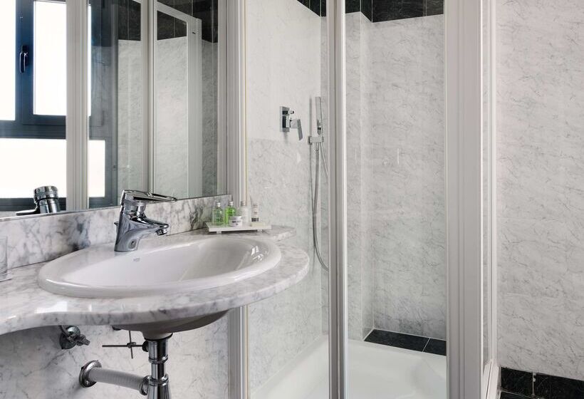 فندق NH Valencia Las Artes