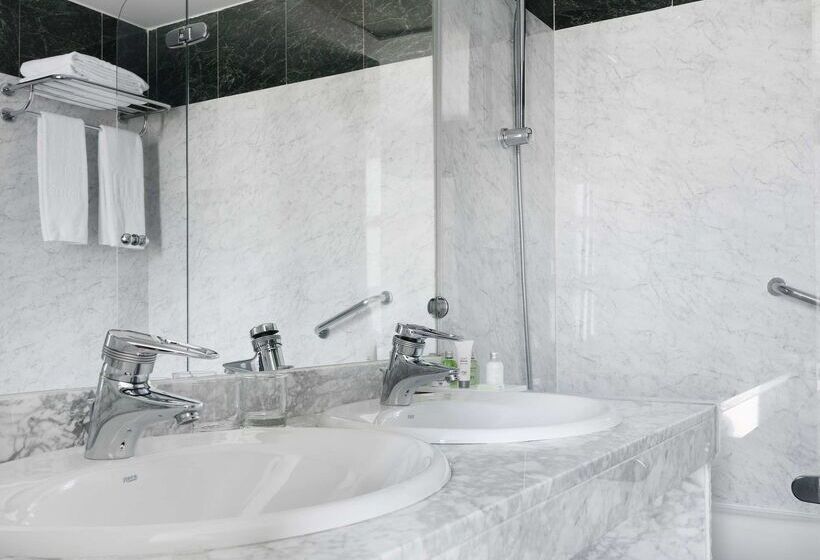 فندق NH Valencia Las Artes