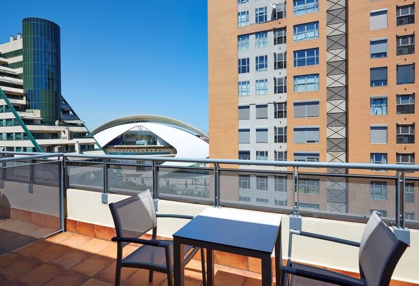 فندق NH Valencia Las Artes