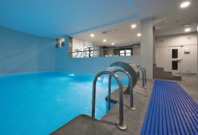 فندق NH Valencia Las Artes