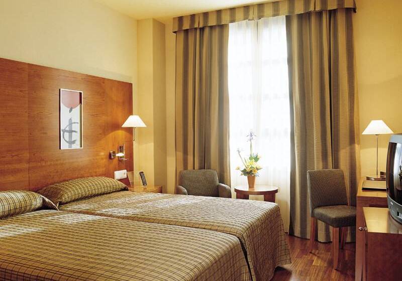 فندق NH Valencia Las Artes