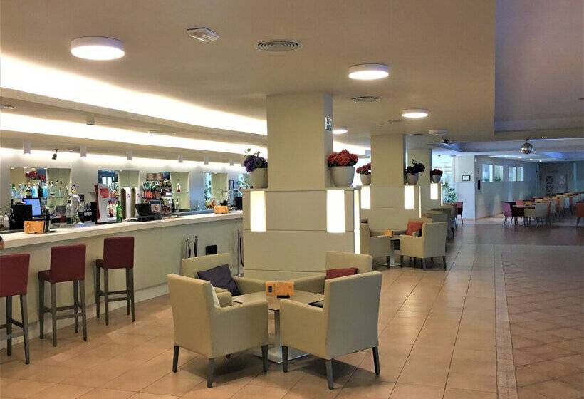 בית מלון כפרי Ohtels Vil·la Romana