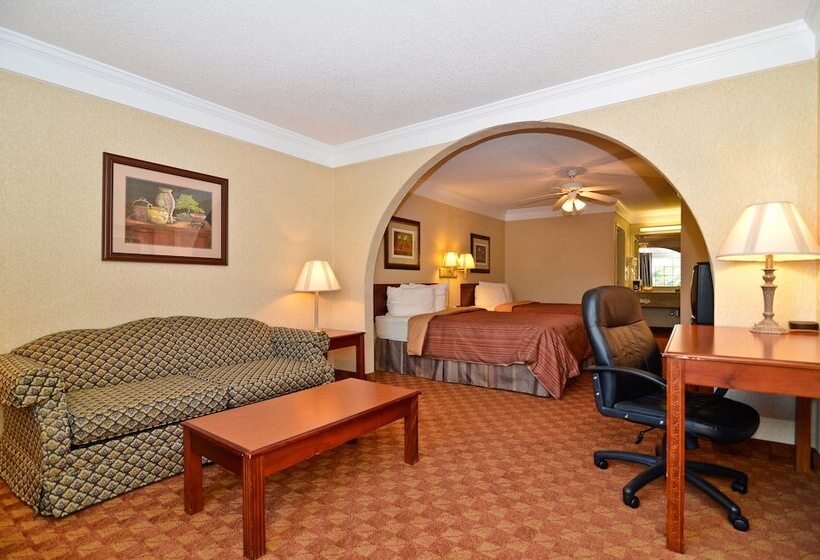 فندق Peach State Inn & Suites