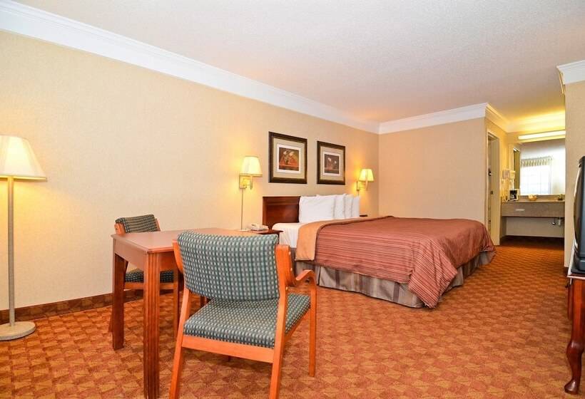 فندق Peach State Inn & Suites