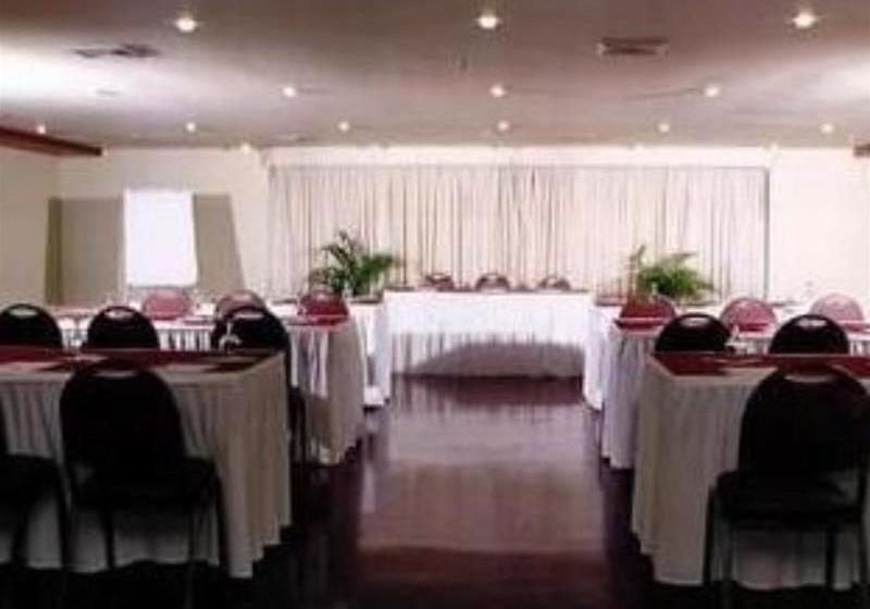 Отель Playa Grande Caribe & Marina