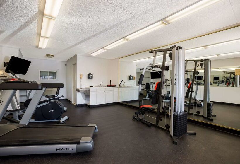 فندق Quality Inn & Suites Millville