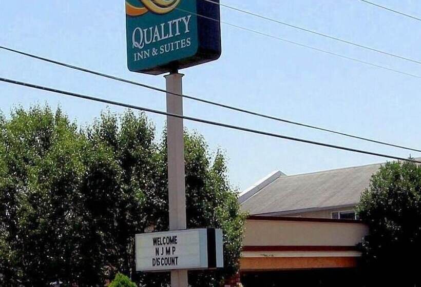 فندق Quality Inn & Suites Millville