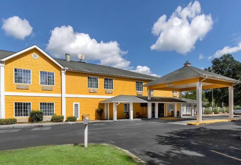 Отель Quality Inn