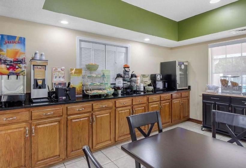 Отель Quality Inn