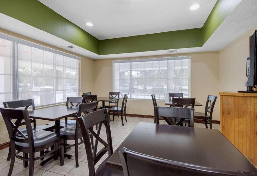 Отель Quality Inn