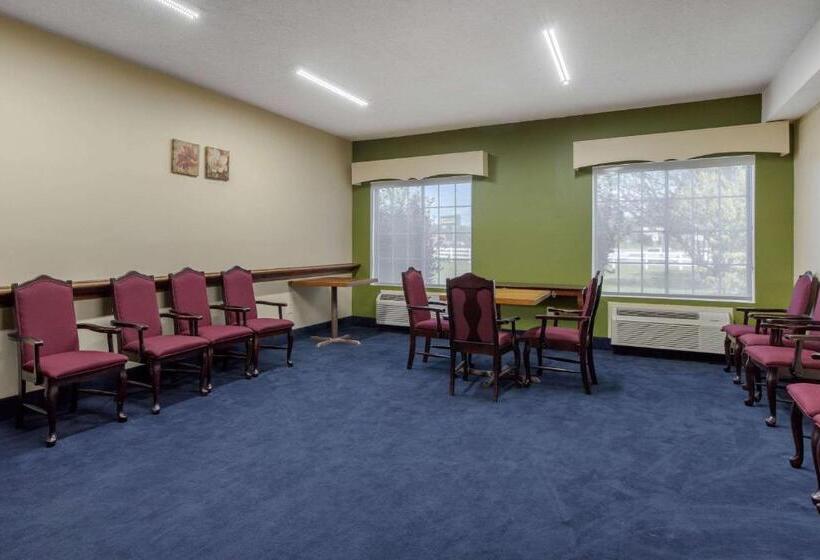 Отель Quality Inn