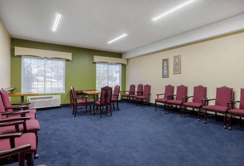 Отель Quality Inn