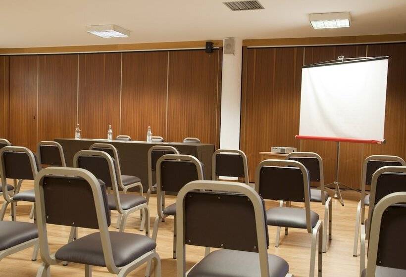 فندق Rainha D. Amelia, Arts & Leisure