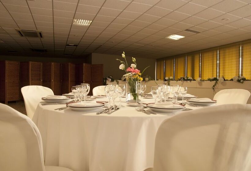 فندق Rainha D. Amelia, Arts & Leisure