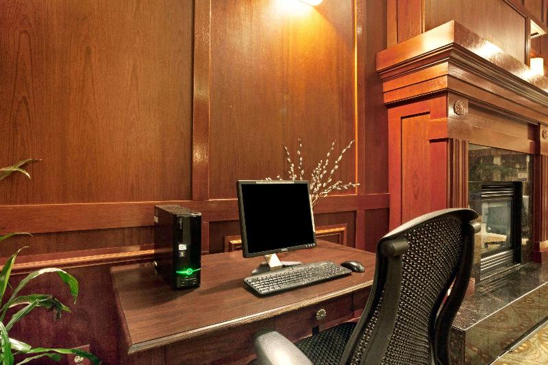 ホテル Ramada By Wyndham Tukwila Southcenter