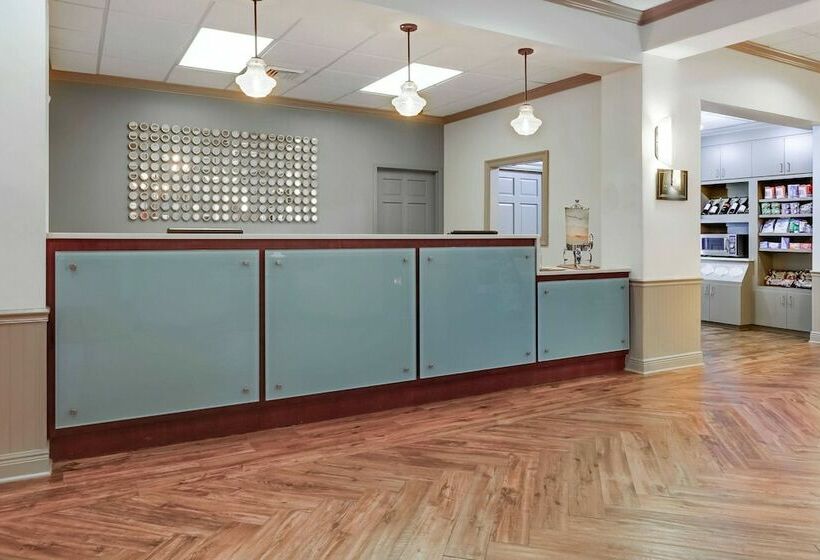 ホテル Richmond Inn & Suites Trademark Collection By Wyndham