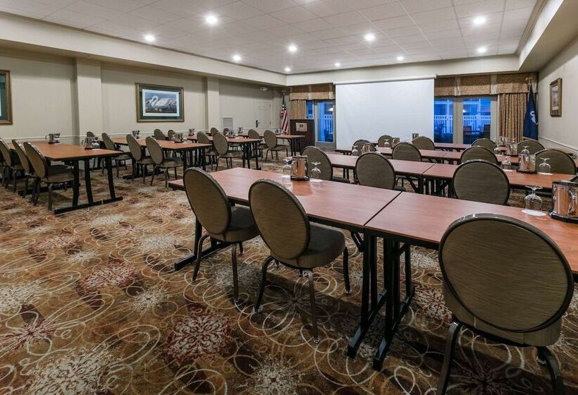 ホテル Richmond Inn & Suites Trademark Collection By Wyndham