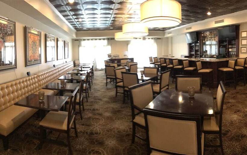 ホテル Richmond Inn & Suites Trademark Collection By Wyndham