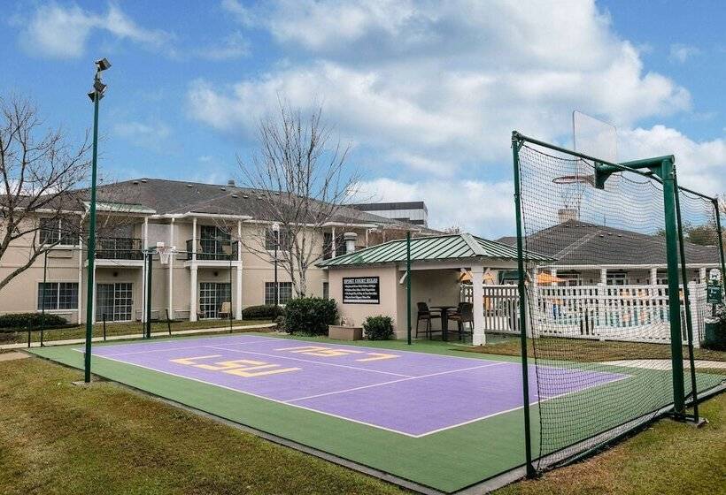 ホテル Richmond Inn & Suites Trademark Collection By Wyndham