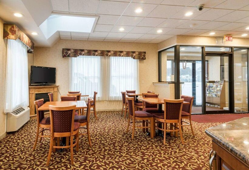 בית מלון כפרי Rodeway Inn